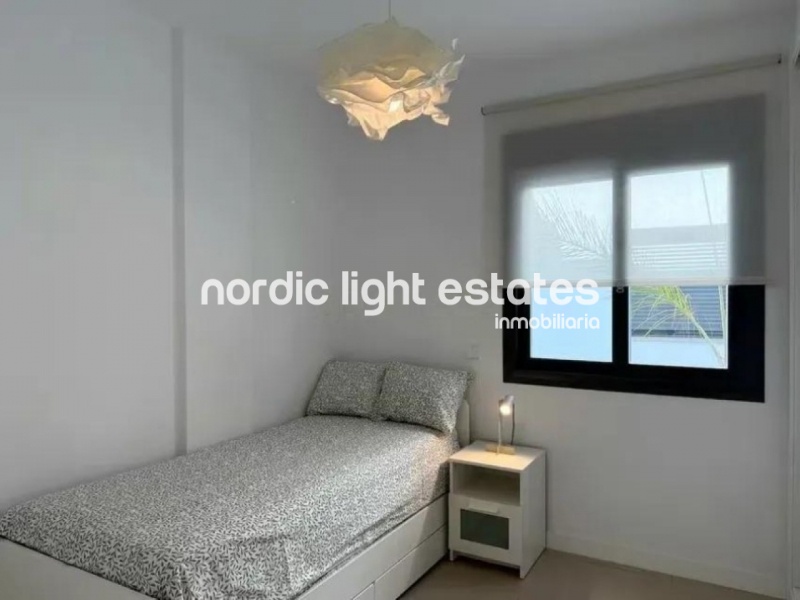 Excelente ático con azotea privada, plaza de parking, trastero y piscina