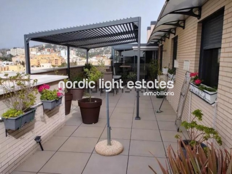 Espectacular ático 4 dormitorios, parking, trastero, alarma, aire