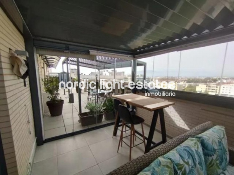 Espectacular ático 4 dormitorios, parking, trastero, alarma, aire