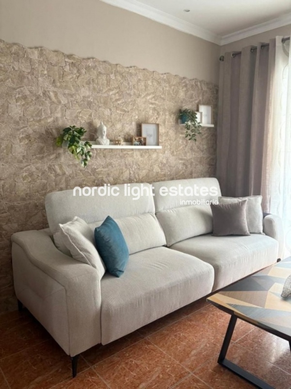 Excelente piso completamente reformado en la zona de Las Delicias