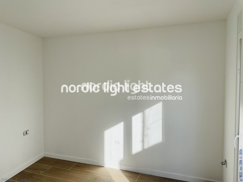 Moderna casa de obra nueva en el centro