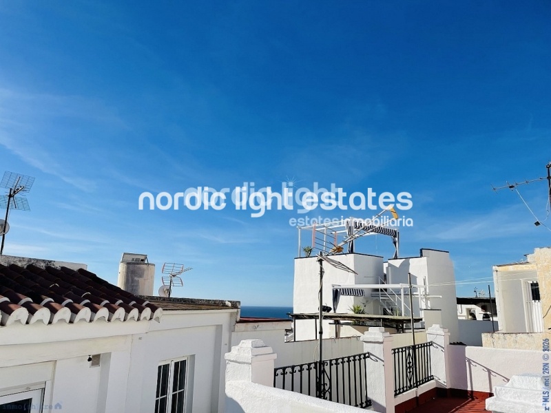 Moderna casa de obra nueva en el centro