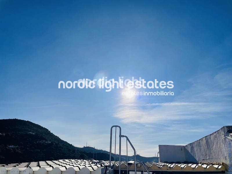 Moderna casa de obra nueva en el centro