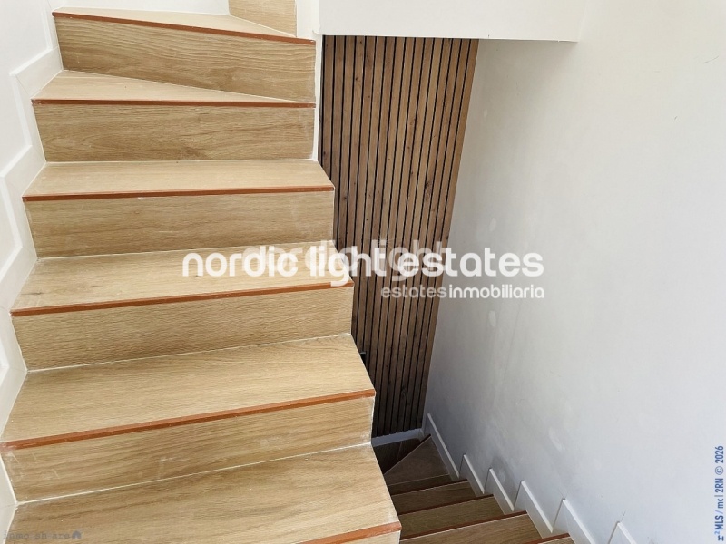 Moderna casa de obra nueva en el centro