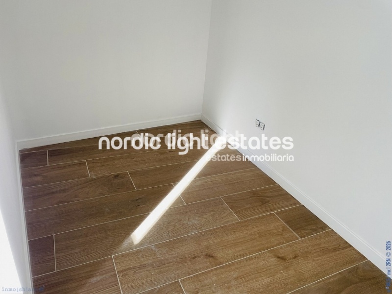 Moderna casa de obra nueva en el centro