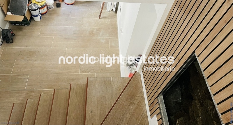 Moderna casa de obra nueva en el centro