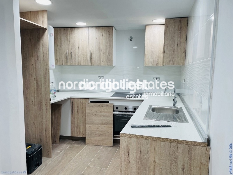 Moderna casa de obra nueva en el centro