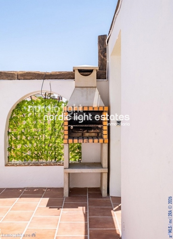 Impresionante villa con apartamento independiente