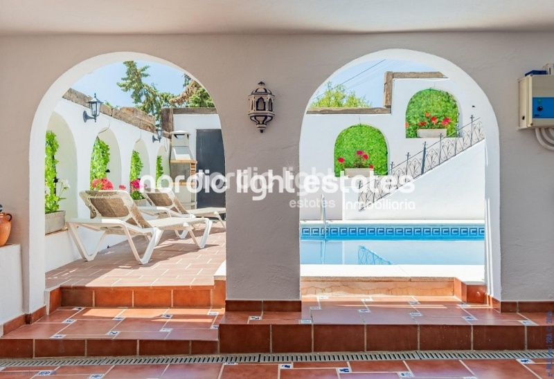 Impresionante villa con apartamento independiente