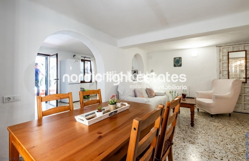 Impresionante villa con apartamento independiente