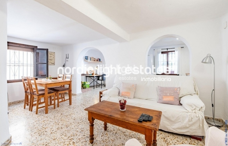 Impresionante villa con apartamento independiente