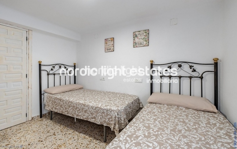 Impresionante villa con apartamento independiente