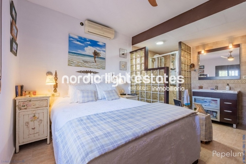 Impresionante villa con apartamento independiente