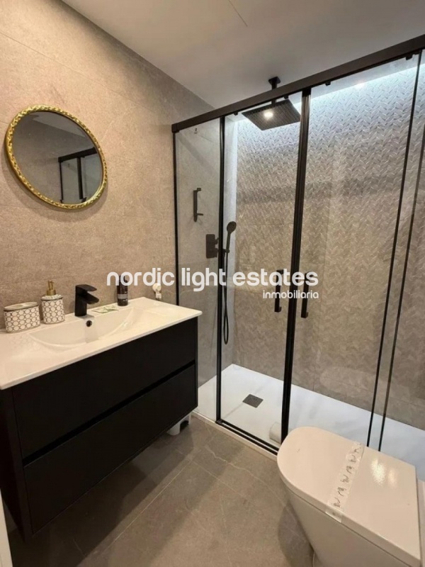 Contemporary and modern apartment next to Plaza de la Victoria 