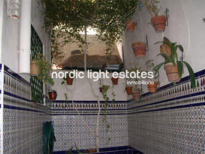 Spacious townhouse in Ciudad Jardín