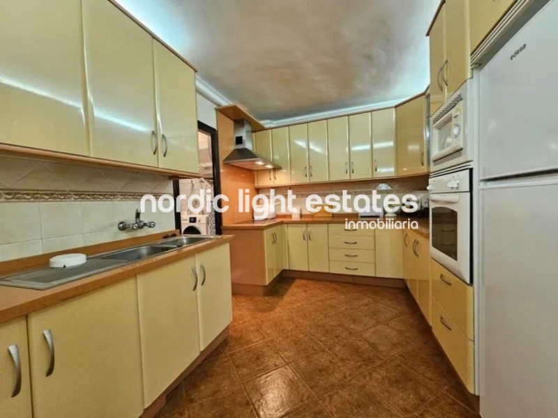 Bright and spacious apartment in the city centre