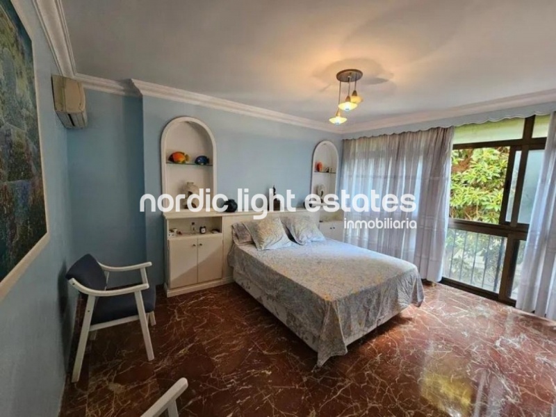Bright and spacious apartment in the city centre