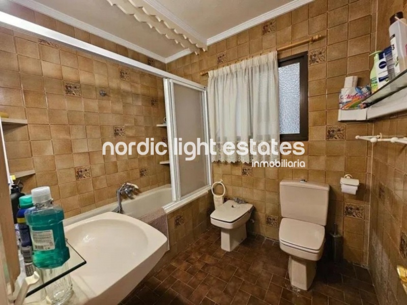 Bright and spacious apartment in the city centre