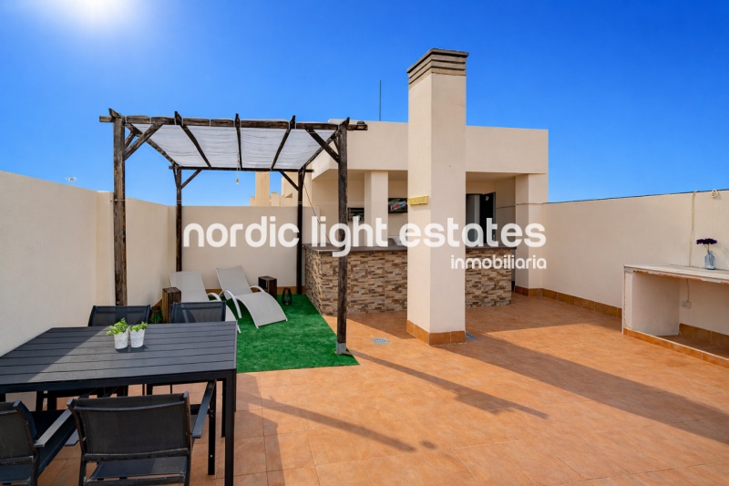 Ático con terraza y dos dormitorios