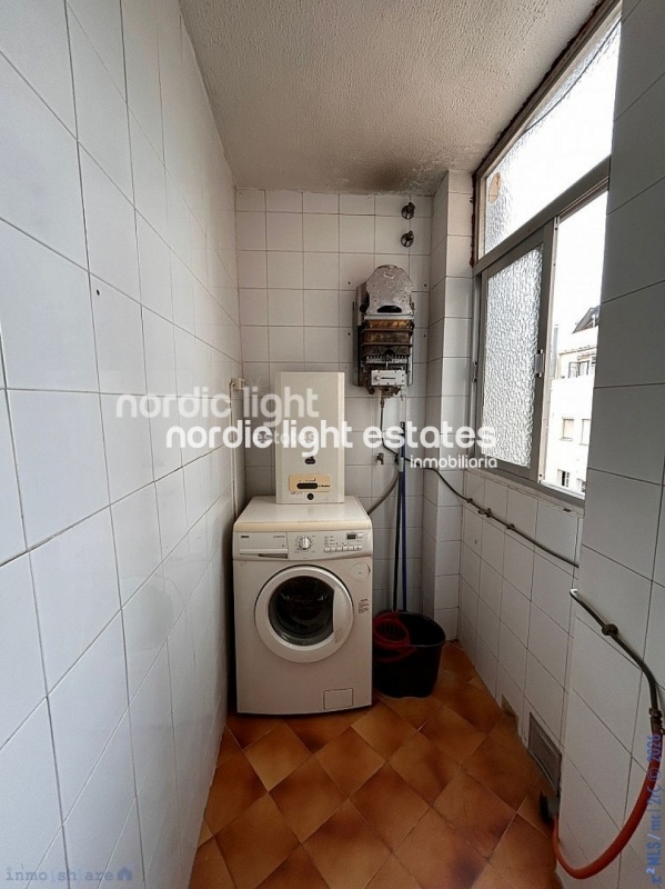 Spacious central apartment for renovation 