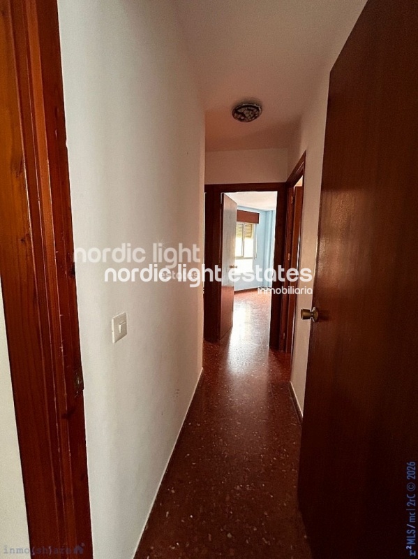 Spacious central apartment for renovation 