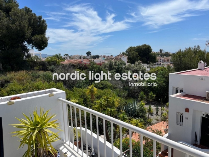 Elegant semi-detached villa in Paraiso Blanco