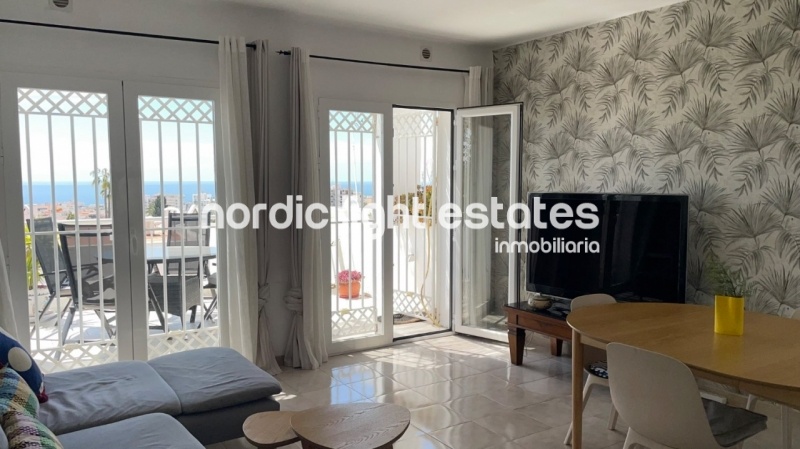 Elegant semi-detached villa in Paraiso Blanco