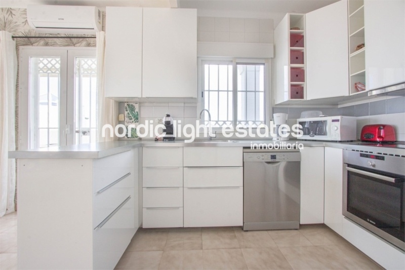 Elegant semi-detached villa in Paraiso Blanco