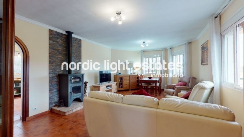 Fantastic single-storey country house 