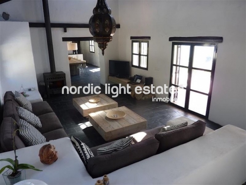 Extravagante villa de campo de estilo ibicenco