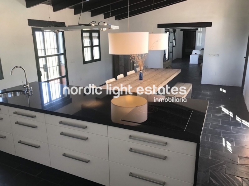 Extravagante villa de campo de estilo ibicenco