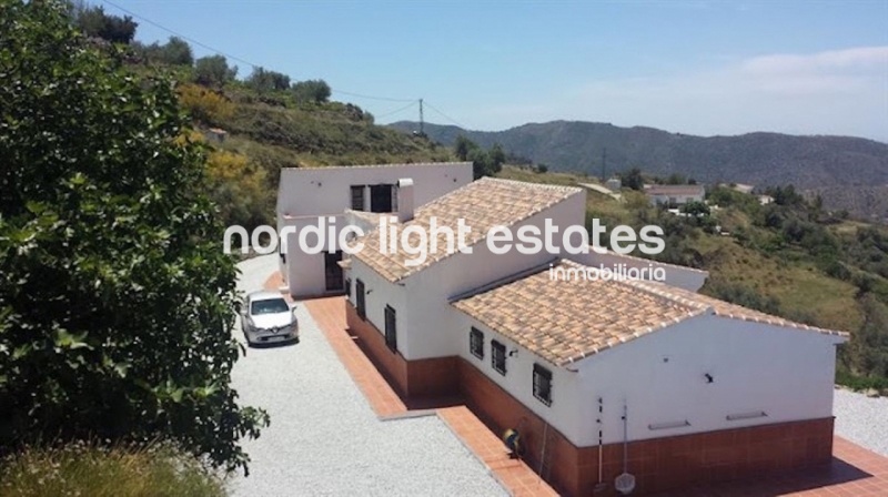 Extravagante villa de campo de estilo ibicenco