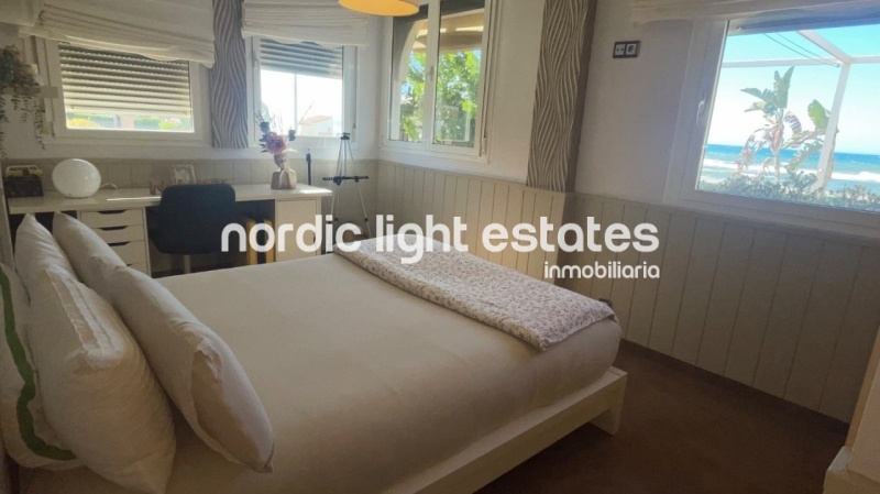 Beachfront apartment of 170 sqm 