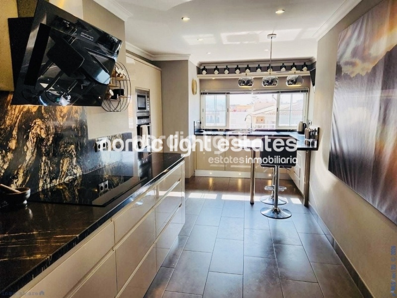 En el corazón de Nerja. Gran piso reformado de 3 dormitorios