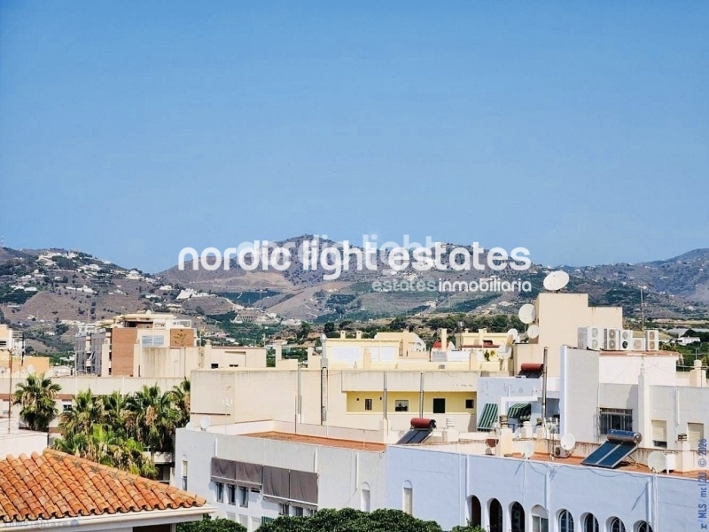 En el corazón de Nerja. Gran piso reformado de 3 dormitorios