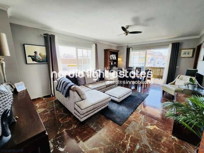 En el corazón de Nerja. Gran piso reformado de 3 dormitorios