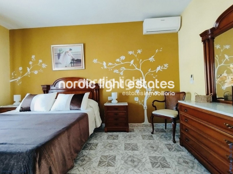 Spacious and bright apartment in the centre