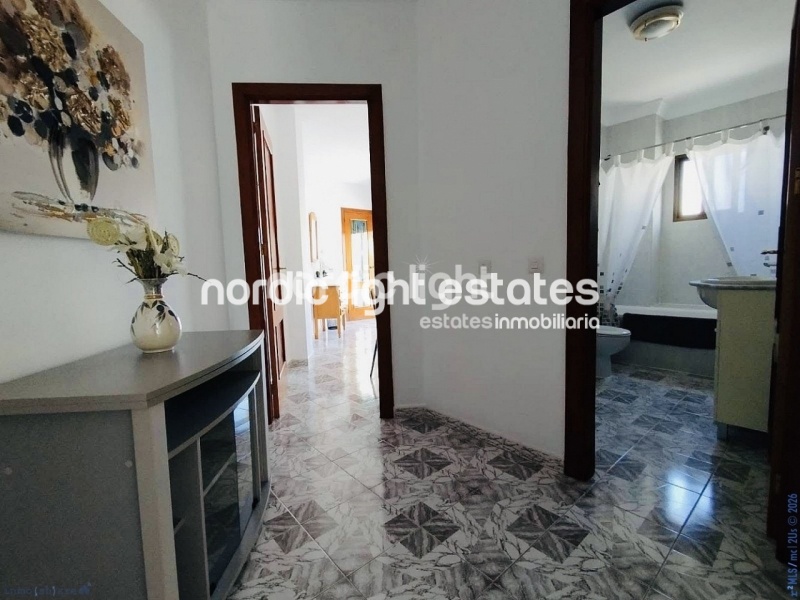 Spacious and bright apartment in the centre