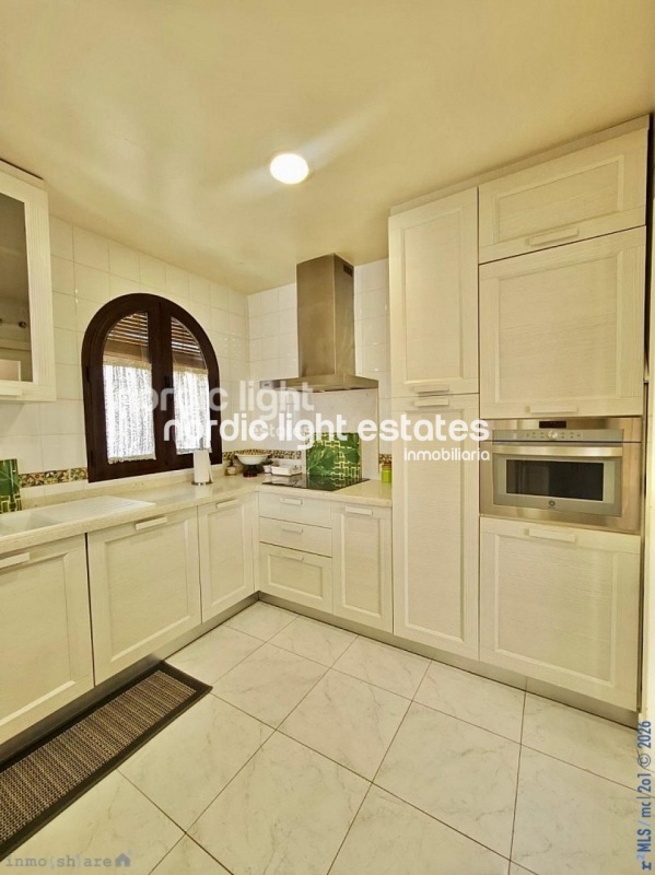 Duplex penthouse with lots of big terraces and 2 parking spaces 