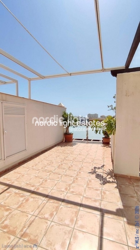 Duplex penthouse with lots of big terraces and 2 parking spaces 