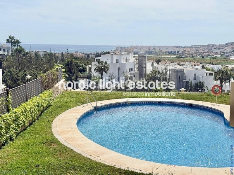 Elegante apartamento de esquina con terraza de 100m2