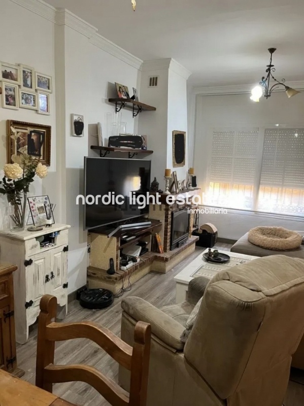 Lovely and spacious townhouse with garage in los Prados