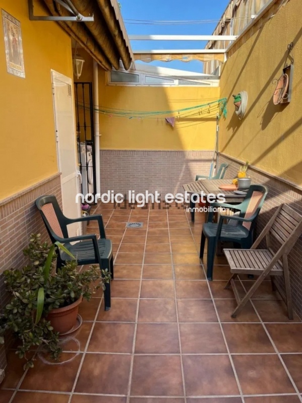 Lovely and spacious townhouse with garage in los Prados