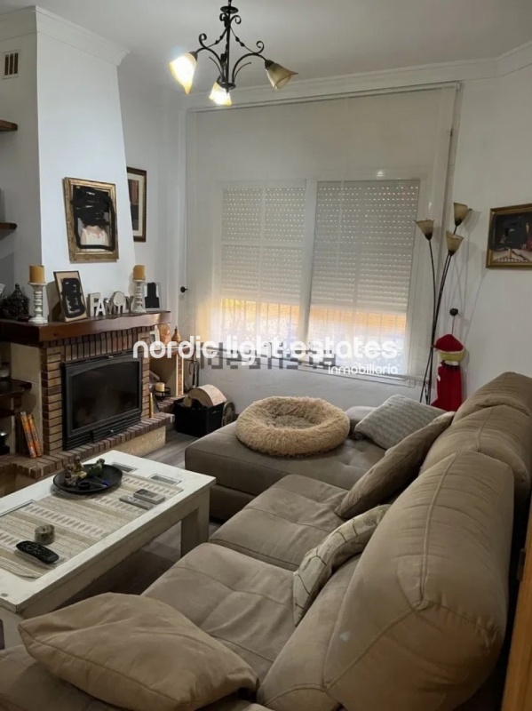 Lovely and spacious townhouse with garage in los Prados