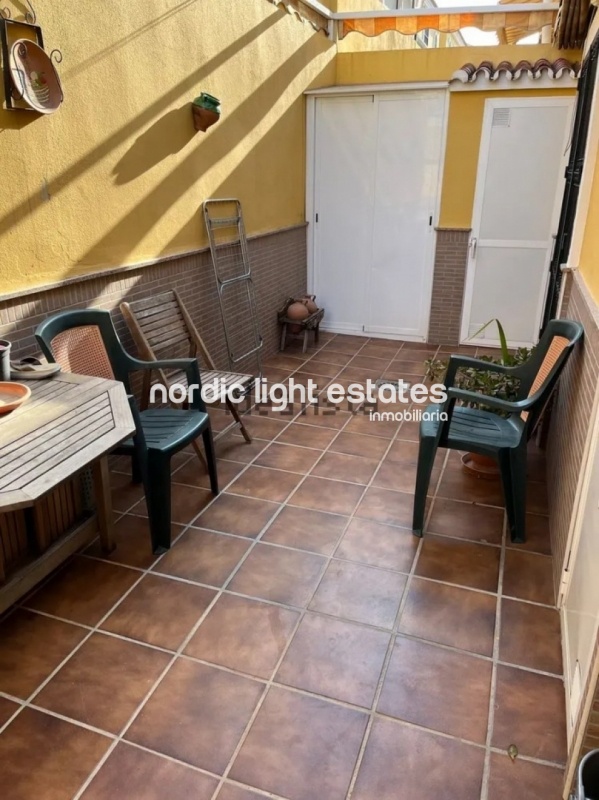 Lovely and spacious townhouse with garage in los Prados