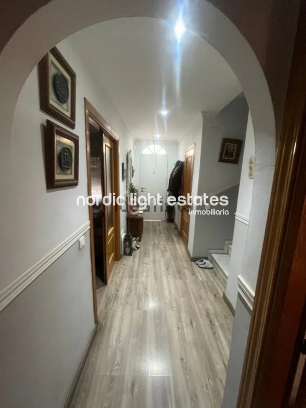 Lovely and spacious townhouse with garage in los Prados