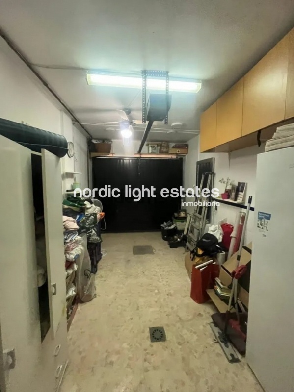 Lovely and spacious townhouse with garage in los Prados