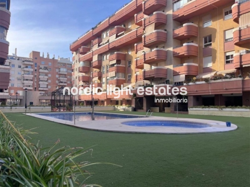 Amplio piso con 2 plazas de garaje y trastero
