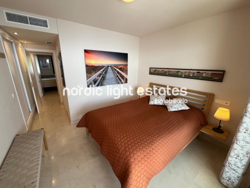 Moderno apartamento con impresionantes vistas al mar 