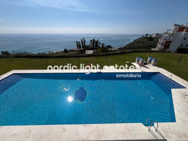 Moderno apartamento con impresionantes vistas al mar 